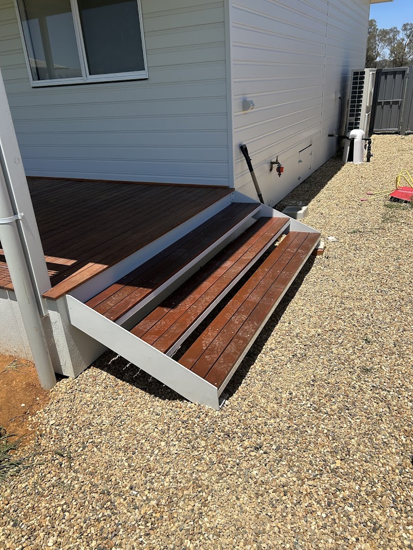New timber deck steps built onto a home – a real job by Anesbury Fencing & Construction in Wagga Wagga